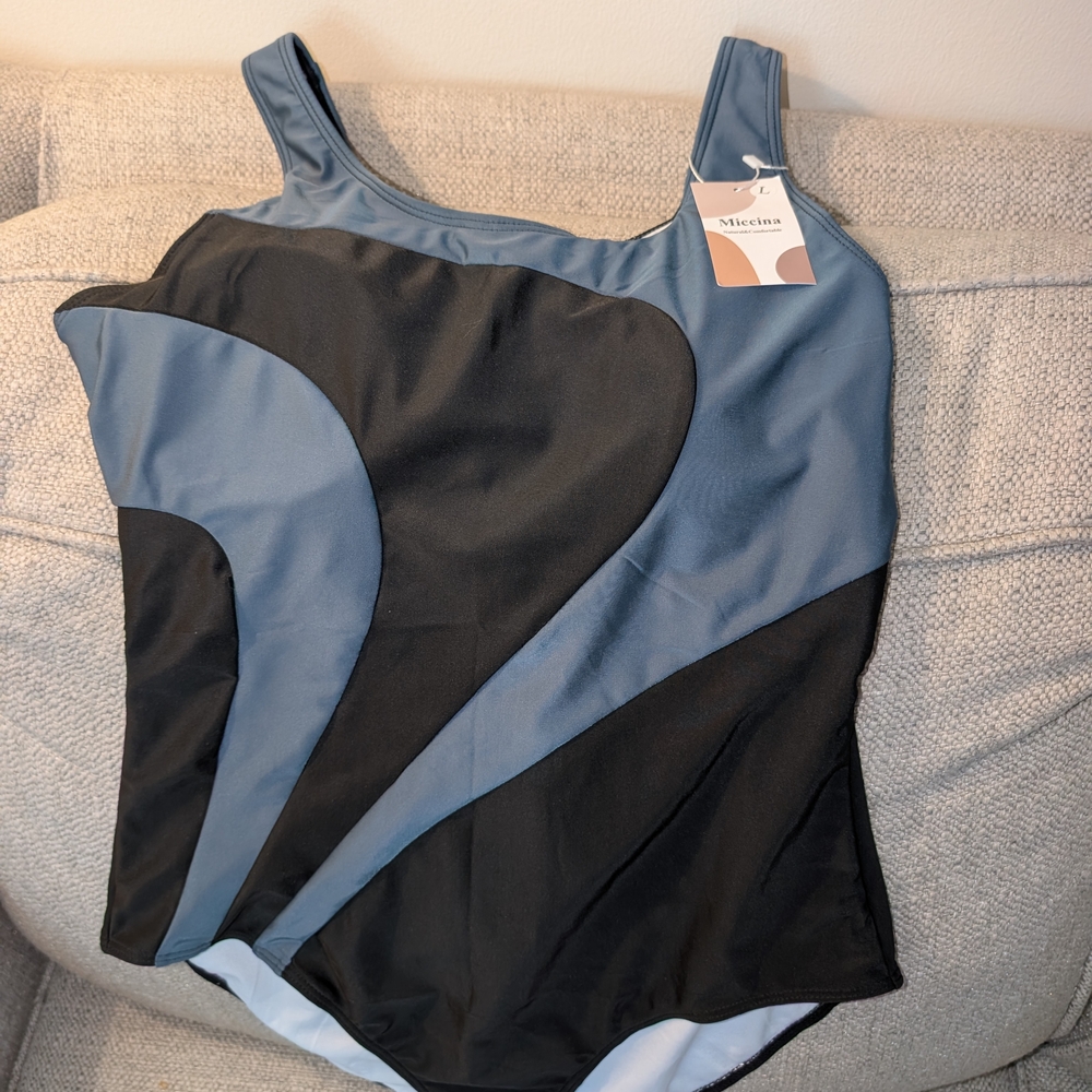 Women's Gray and Black Swimsuit